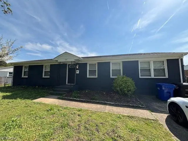 1207 Carrington Crescent S, Portsmouth, VA 23701 - #1