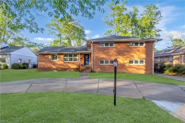 6 Downing Place, Newport News, VA 23606