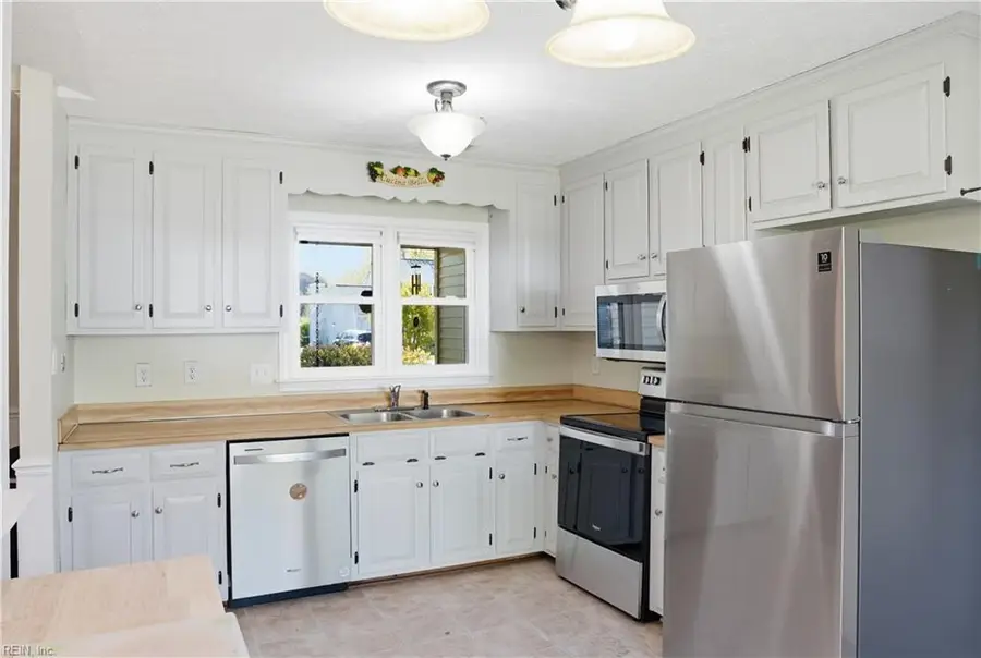 50 Sandy Lake Drive, Hampton, VA 23666 - #3