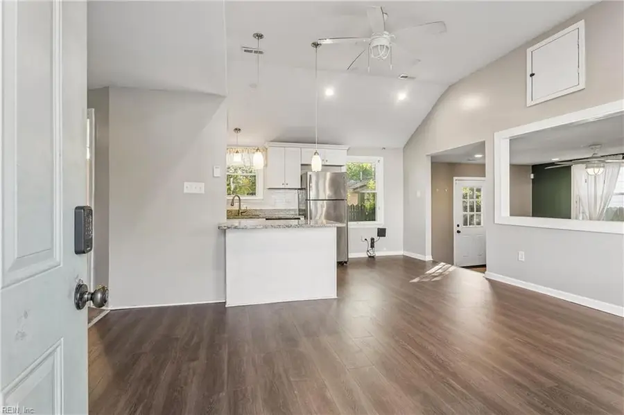220 Taylor Avenue W, Hampton, VA 23663 - #3