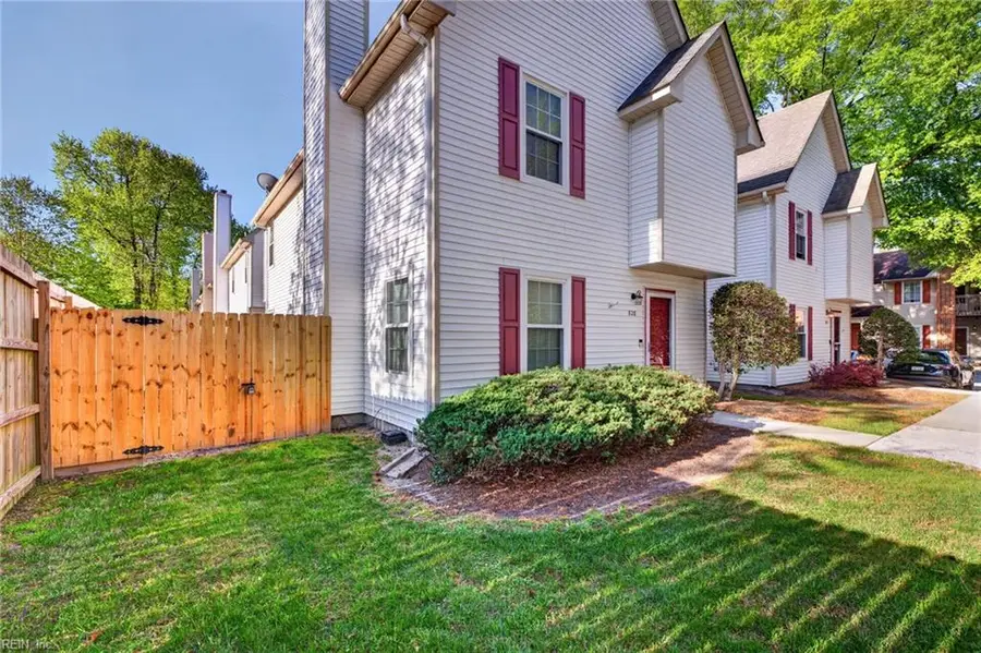 828 Gas Light Lane, Virginia Beach, VA 23462 - #2