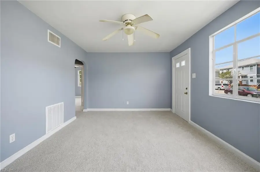 853 W 43rd Street, Norfolk, VA 23508 - #2