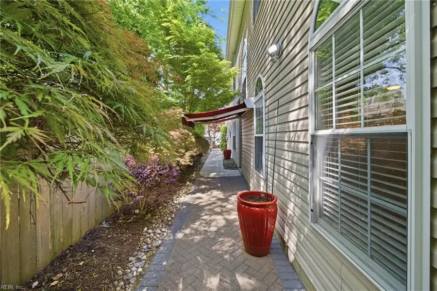 2208 E Berrie Circle, Virginia Beach, VA 23455 - #2