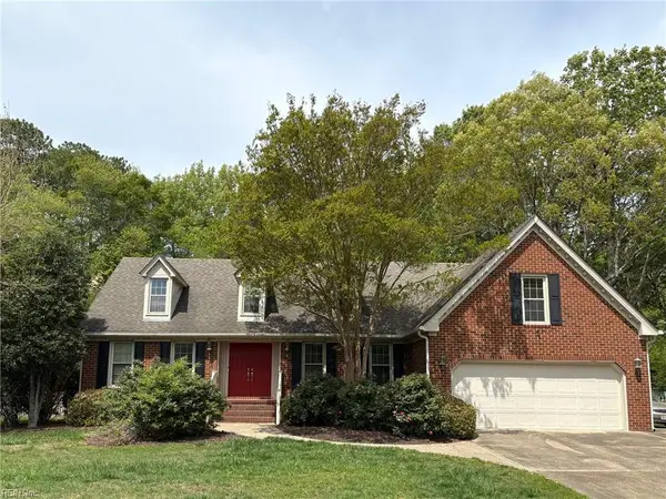 828 Forest Lakes Circle, Chesapeake, VA 23322