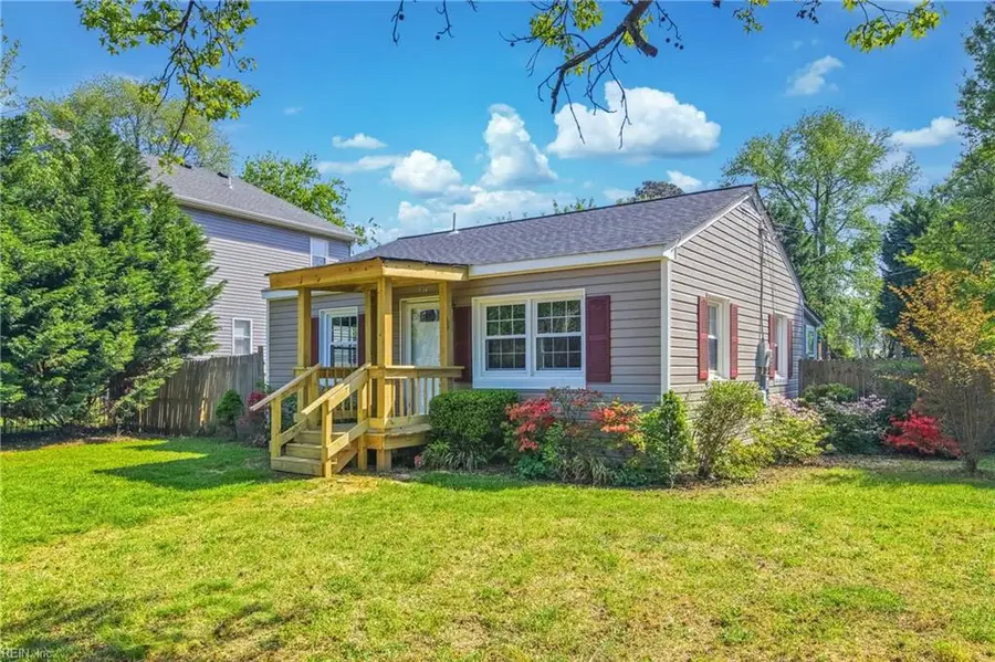 317 Richmond Drive, Hampton, VA 23664 - #2