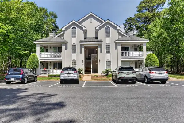 708 Inlet Quay #B, Chesapeake, VA 23320