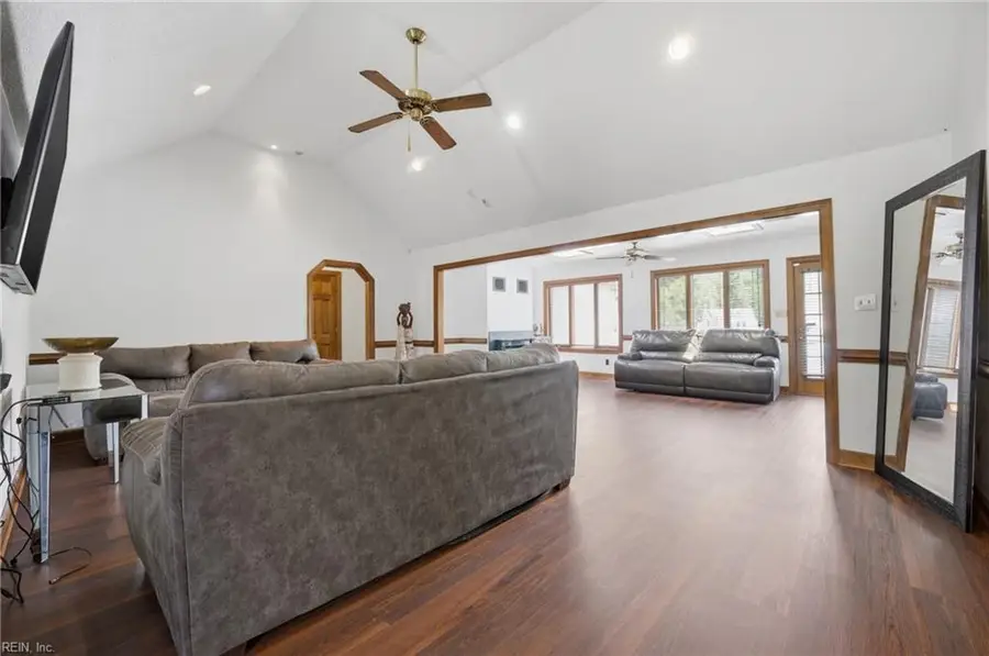 4032 Lakeview Drive, Chesapeake, VA 23323 - #3