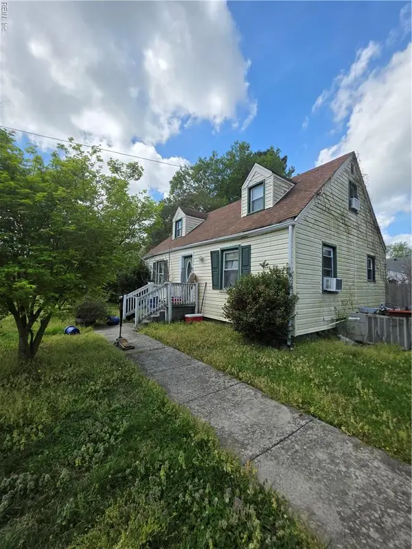 9 Maurice Avenue, Portsmouth, VA 23701
