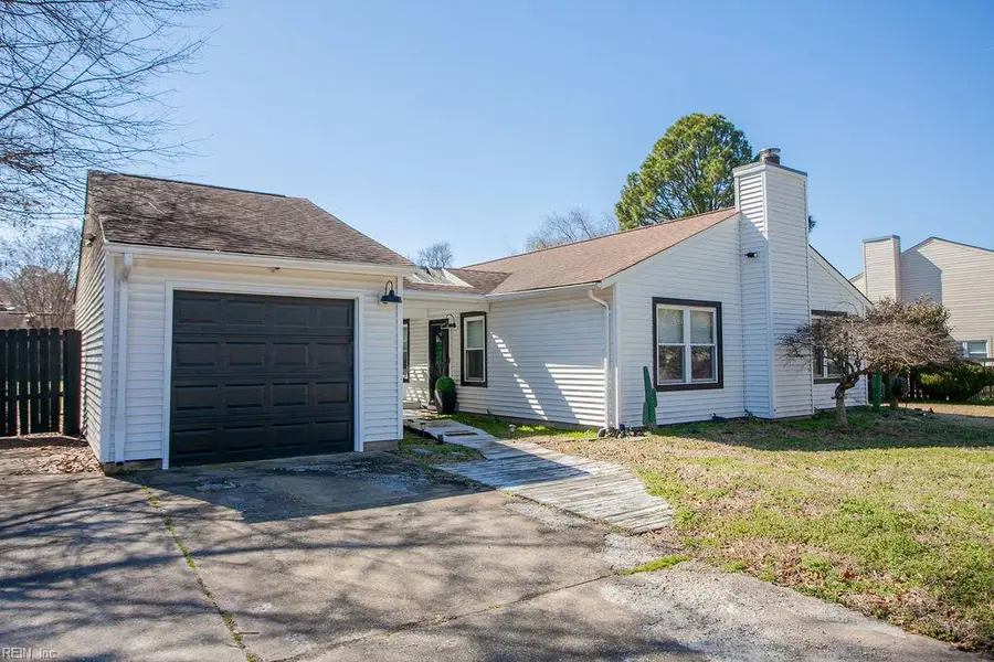 4604 Southampton Arch, Portsmouth, VA 23703 - #3