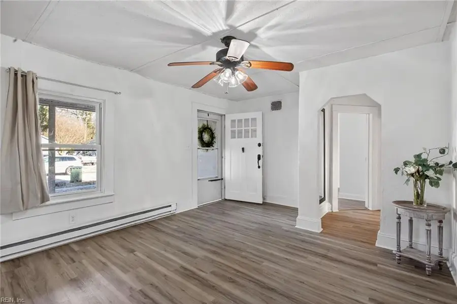 403 Elizabeth Street, Suffolk, VA 23434 - #2