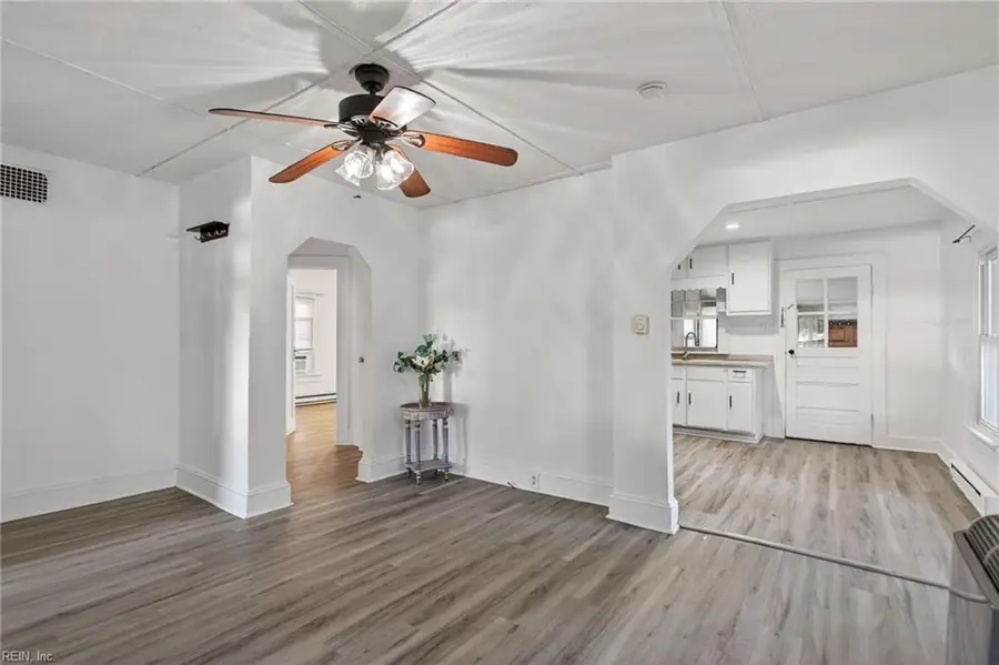 403 Elizabeth Street, Suffolk, VA 23434 - #3