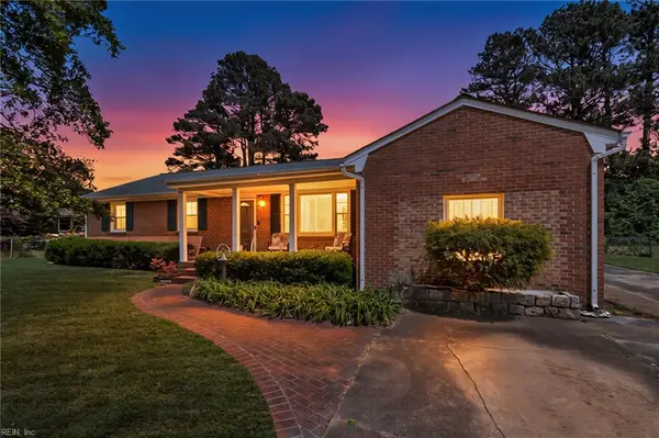 1253 Kingsway Drive, Chesapeake, VA 23320