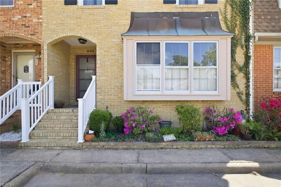 654 Lord Dunmore Drive, Virginia Beach, VA 23464 - #3