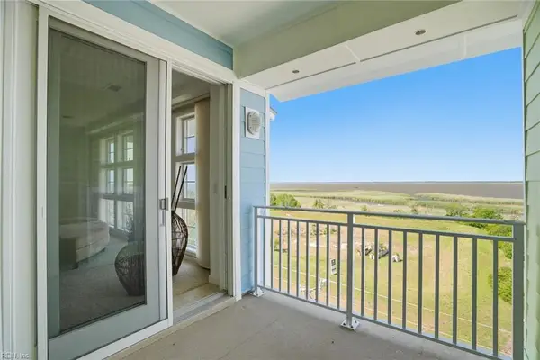 3738 Sandpiper Road #435B, Virginia Beach, VA 23456