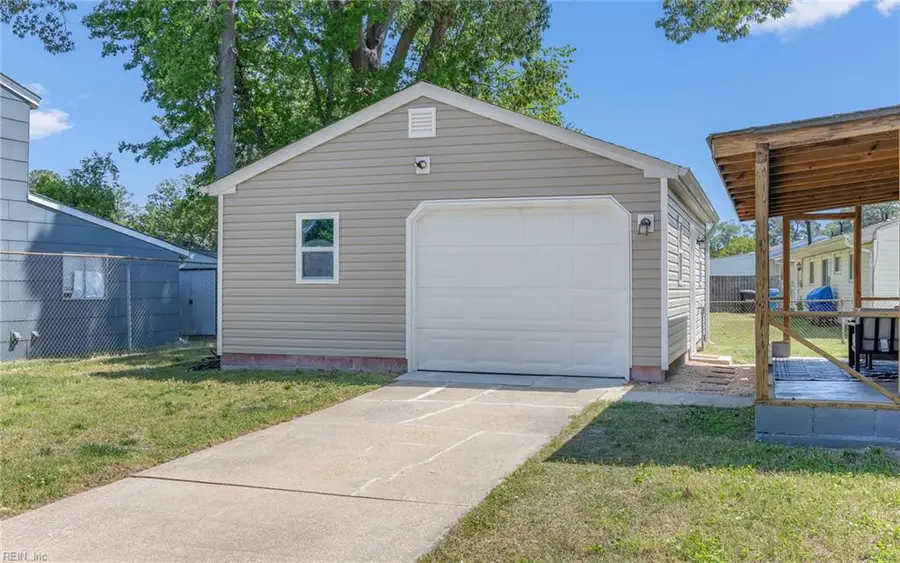 3428 S Plaza Trail, Virginia Beach, VA 23452 - #3