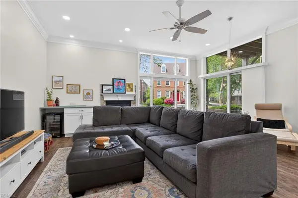 696 Mowbray Arch #510, Norfolk, VA 23507
