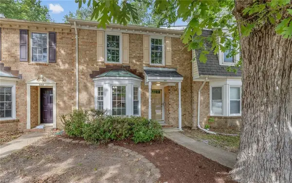 340 Middle Oaks Drive, Chesapeake, VA 23322