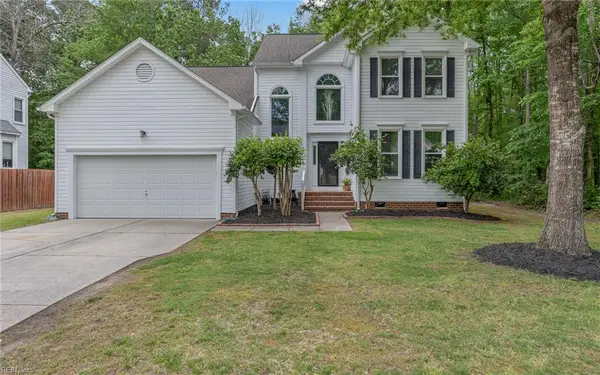 221 Robinhood Road, Chesapeake, VA 23322