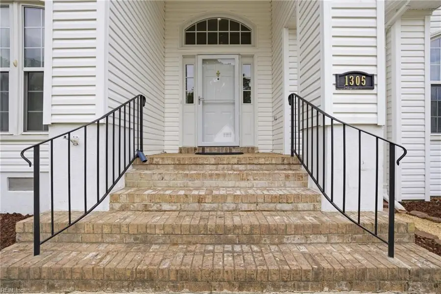 1305 Gable Way, Chesapeake, VA 23320 - #3