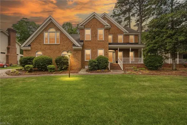 933 Forest Lakes Circle, Chesapeake, VA 23322