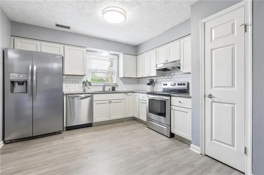 29 Glascow Way, Hampton, VA 23669 - #2