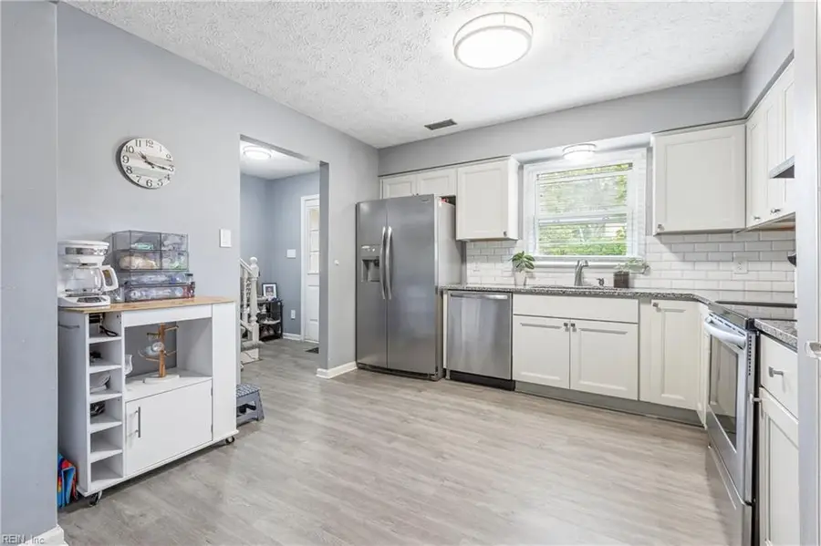 29 Glascow Way, Hampton, VA 23669 - #3