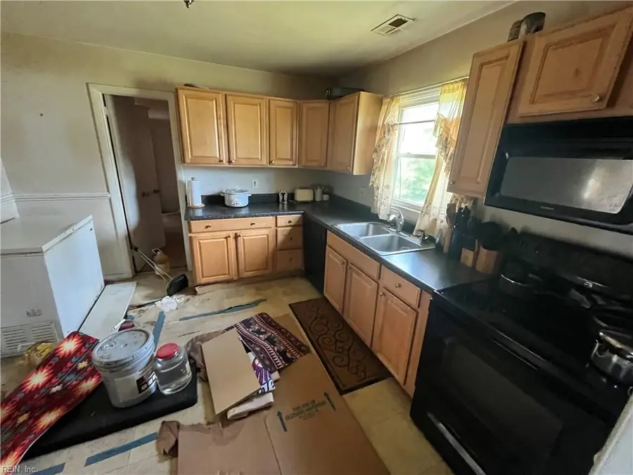 8508 Kennedy Avenue, Hampton, VA 23605 - #3
