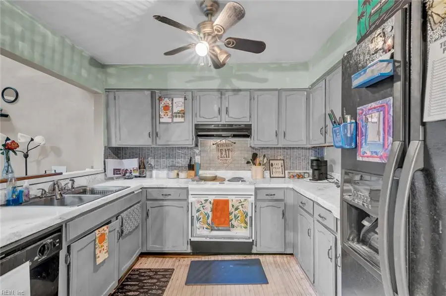 222 Bridgewater Drive, Newport News, VA 23603 - #3