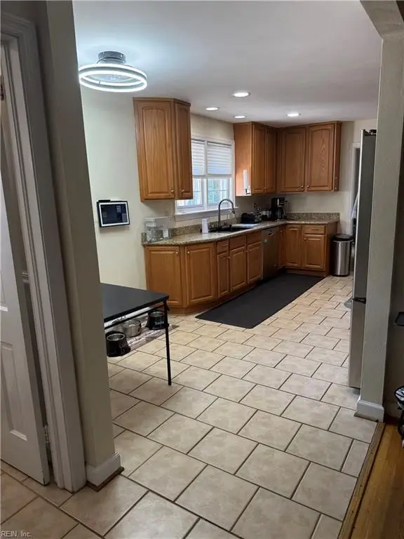 4701 Thoroughgood Drive, Virginia Beach, VA 23455 - #3