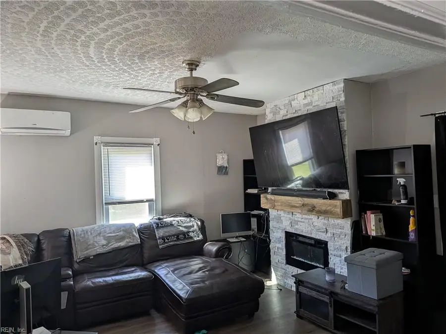 632 Rolfe Street, Hampton, VA 23661 - #2