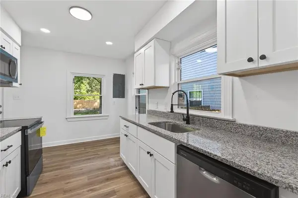 690 Greenbriar Avenue, Hampton, VA 23661