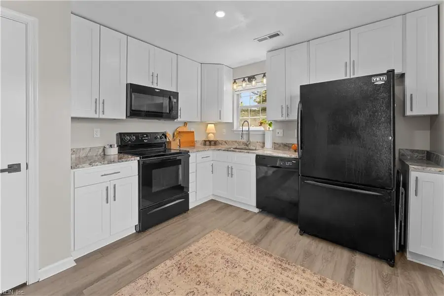 61 Centre Port Circle, Portsmouth, VA 23703 - #3