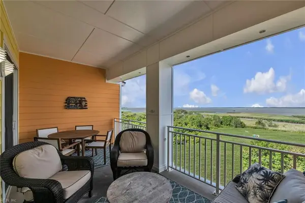 3738 Sandpiper Road #431B, Virginia Beach, VA 23456