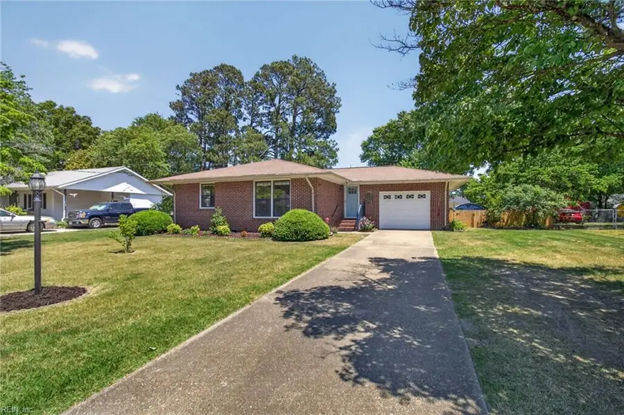 208 Edgewood Drive, Smithfield, VA 23430 - #3