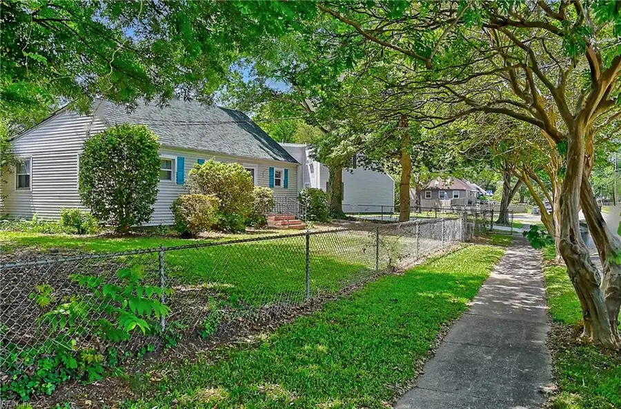 1323 Jenifer St, Norfolk, VA 23503 - #3