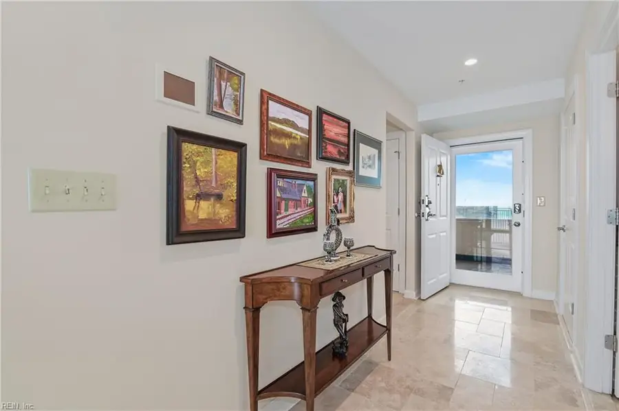 921 Atlantic Avenue #1401, Virginia Beach, VA 23451 - #3