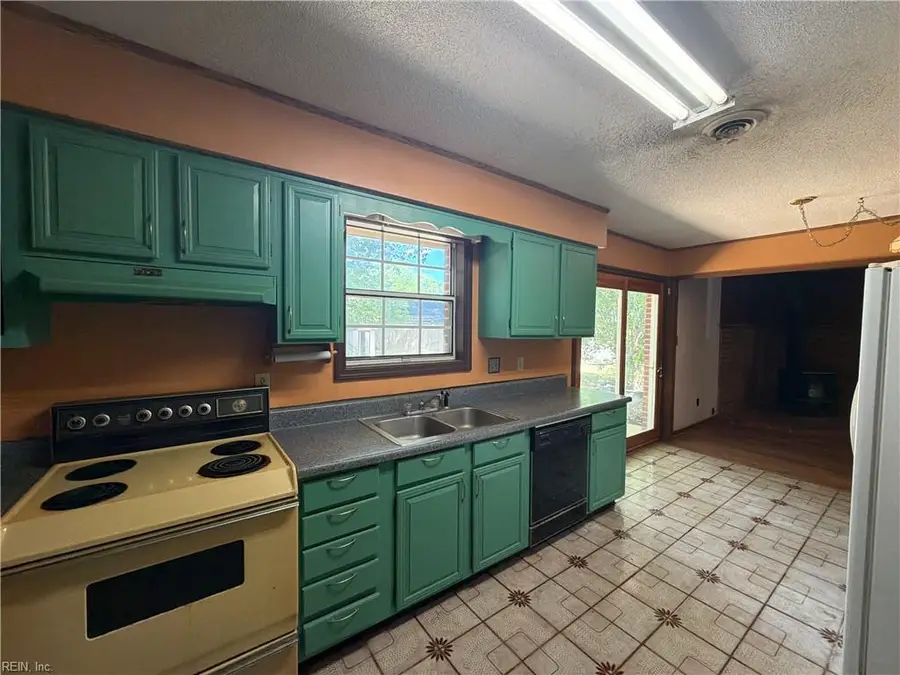 5360 Beaufain Boulevard, Virginia Beach, VA 23464 - #3