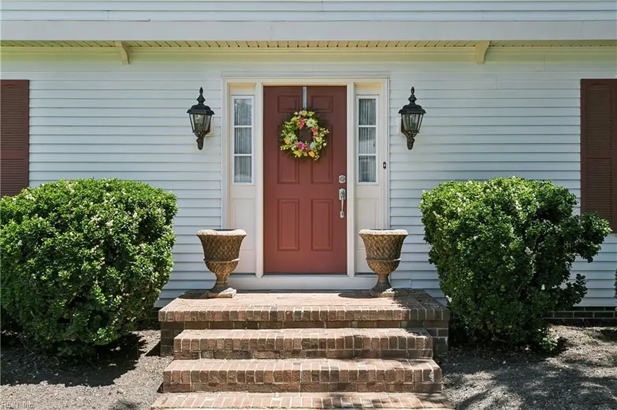 10 Plantation Road, Newport News, VA 23602 - #2