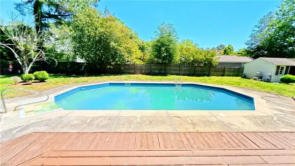 2912 Sterling Point Drive, Portsmouth, VA 23703