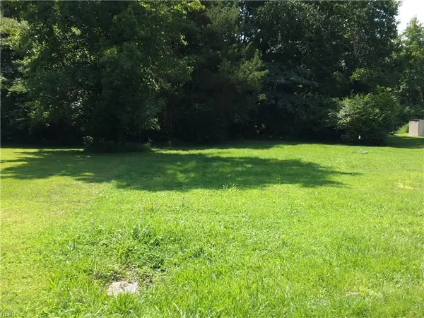 108 Pine Street, Wakefield, VA 23888