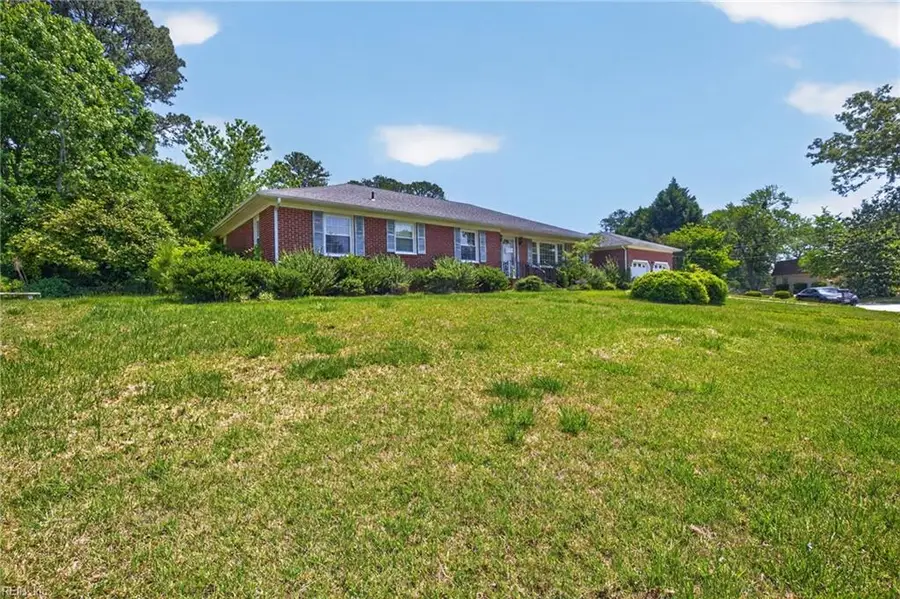 1875 Ames Circle W, Chesapeake, VA 23321 - #2