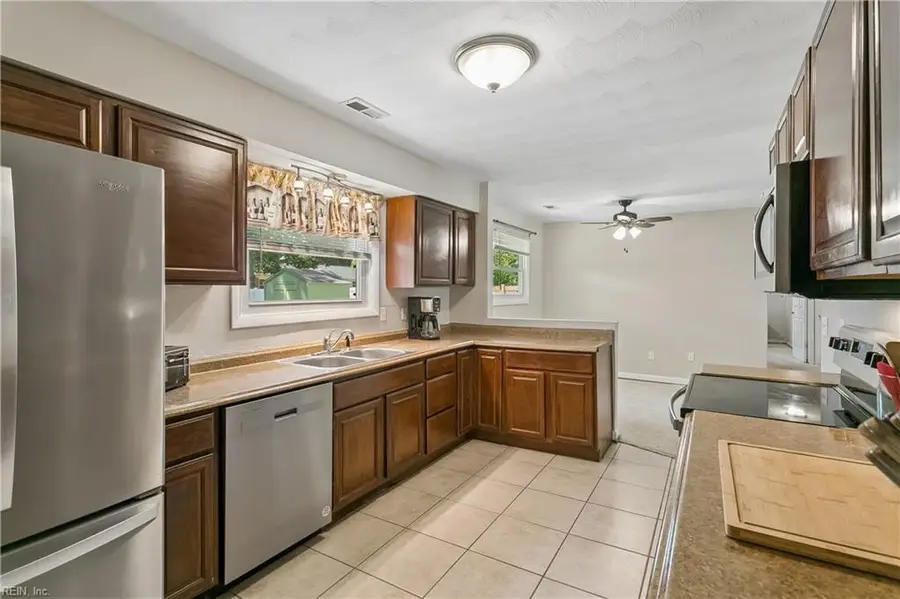 134 Saint Stephens Drive, Newport News, VA 23602 - #2