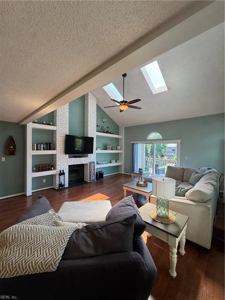 457 E Lake Circle, Chesapeake, VA 23322 - #2