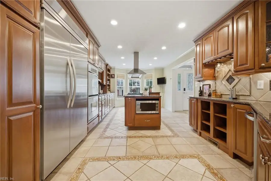 108 Lake Pointe Drive, Newport News, VA 23603 - #3