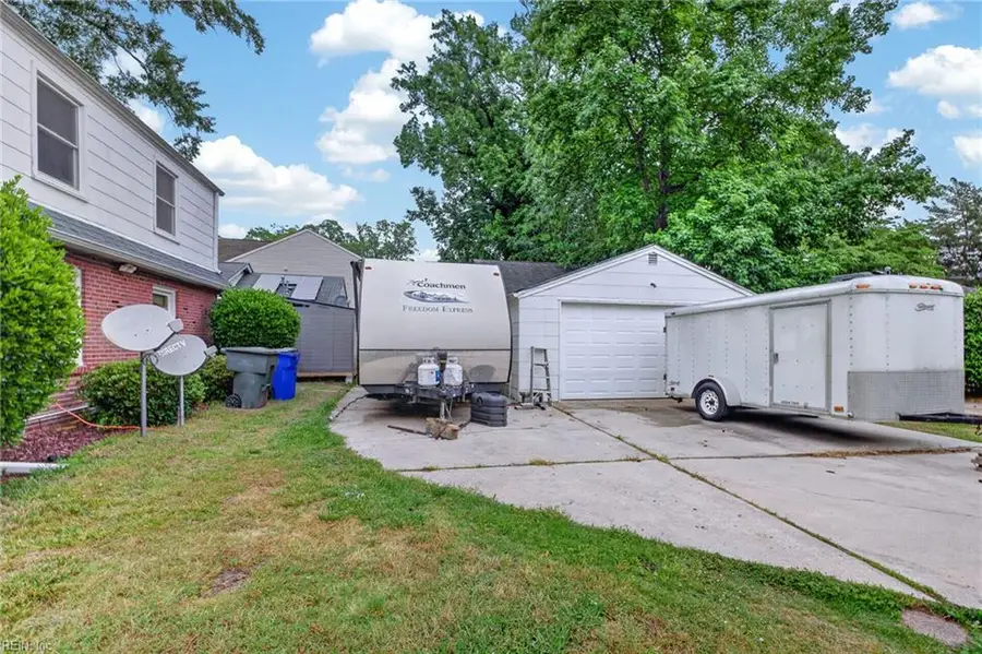 1059 Warwick Avenue, Norfolk, VA 23503 - #2