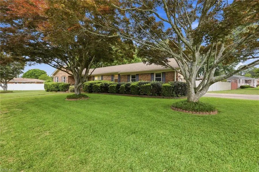424 Rebel Road, Chesapeake, VA 23322 - #2