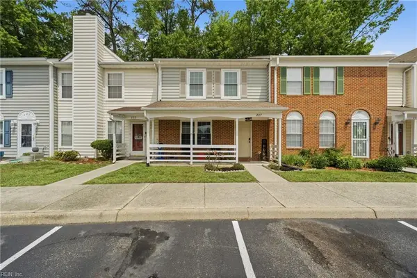 227 Whitewater Dr, Newport News, VA 23608