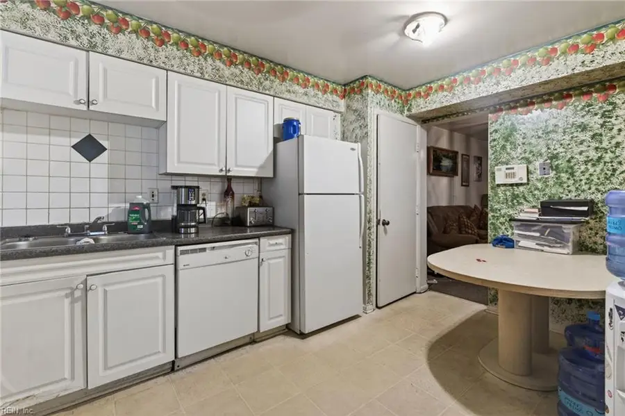 1435 Longdale Drive, Norfolk, VA 23513 - #3