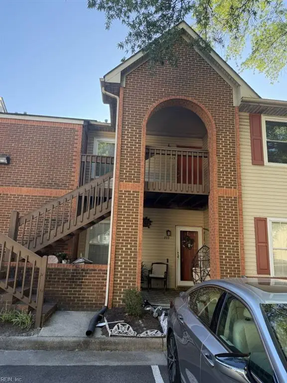 813 Gas Light Lane, Virginia Beach, VA 23462 - #1