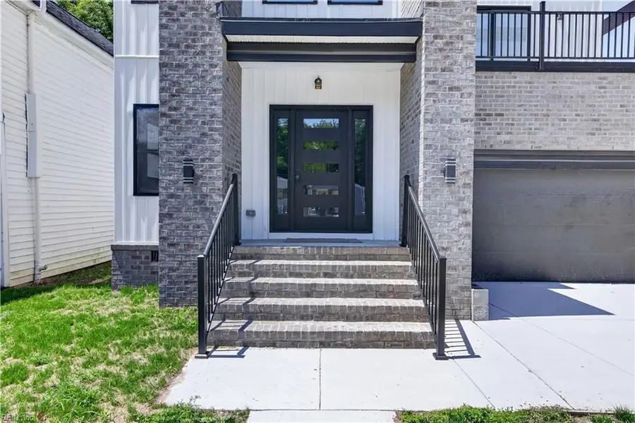 645 Ivy Avenue, Newport News, VA 23607 - #2